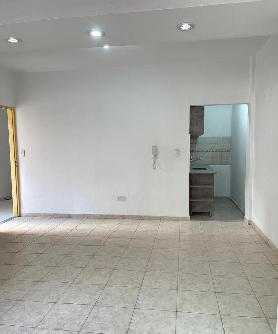 Alquiler de Departamento 1 Ambiente en Ramos Mejia  Céntrico  Ideal Vivienda o uso Profesional