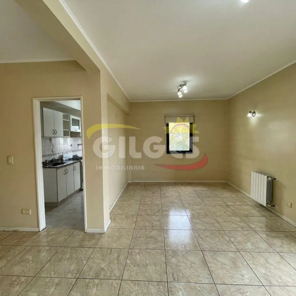 Venta Departamento 2 Ambientes al fte c/balcon en Ramos Mejia muy buen estado y Ubicación 3