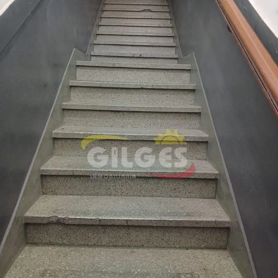 Alquiler Depósito 589M² en 2 Plantas  con Oficinas en Mataderos  Buen estado 5