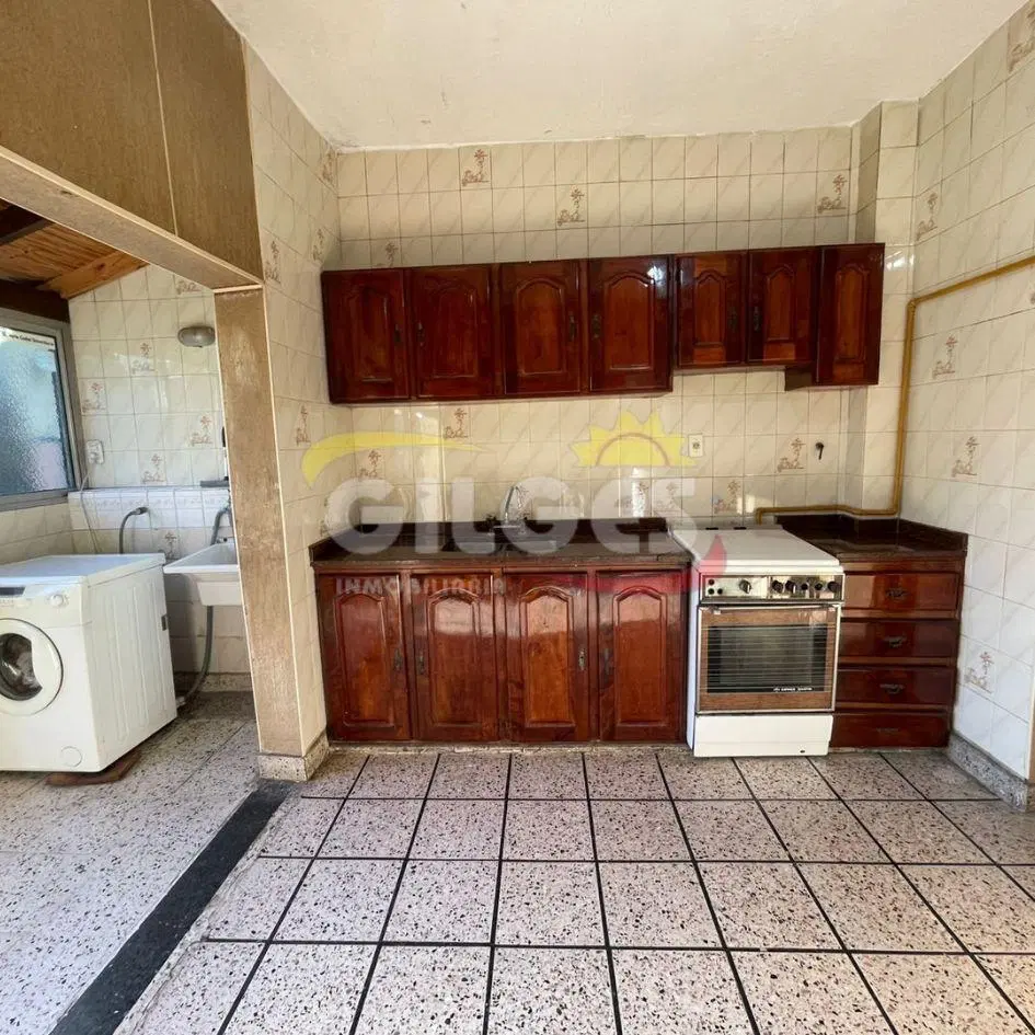 Venta Casa 2 Plantas en San Justo sobre lote de 10x26M² con Local, Cochera cubierta y fondo libre 5