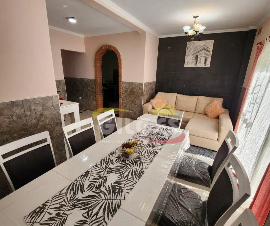 Alquiler de Casa 3 Ambientes en Haedo Muy buen estado - Con Cochera cubierta y Patio 1