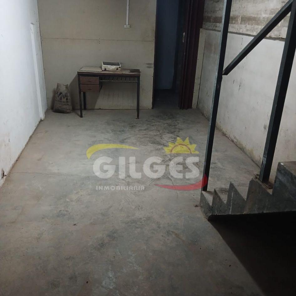 Foto de Alquiler de Galpón de 589m² en 2 Plantas con Oficinas en Mataderos - Buen Estado, imagen 3