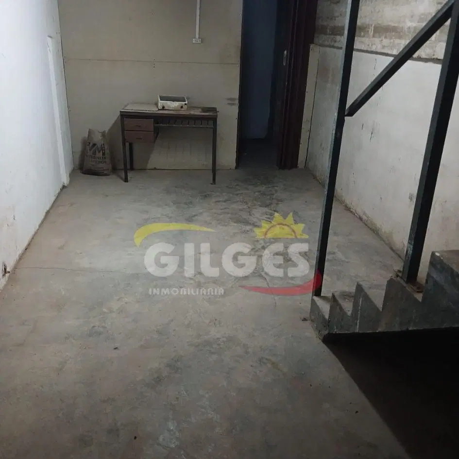 Alquiler de Galpón de 589m² en 2 Plantas con Oficinas en Mataderos - Buen Estado 3