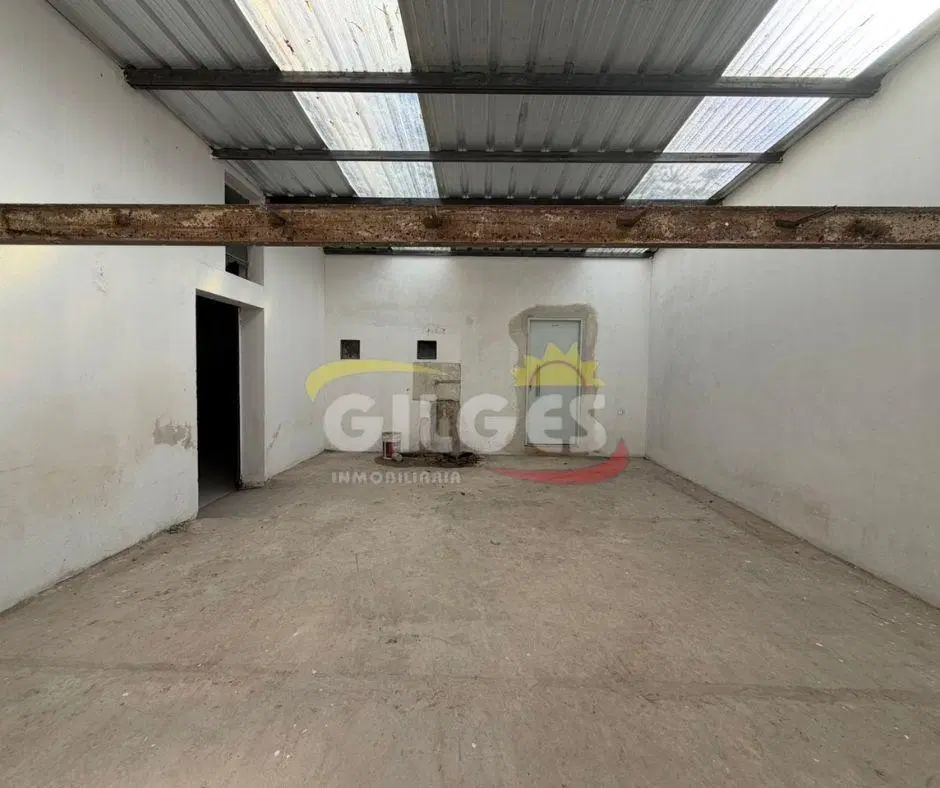 Alquiler de Galpón 300M² en Ramos Mejia Ideal uso como Depósito 3