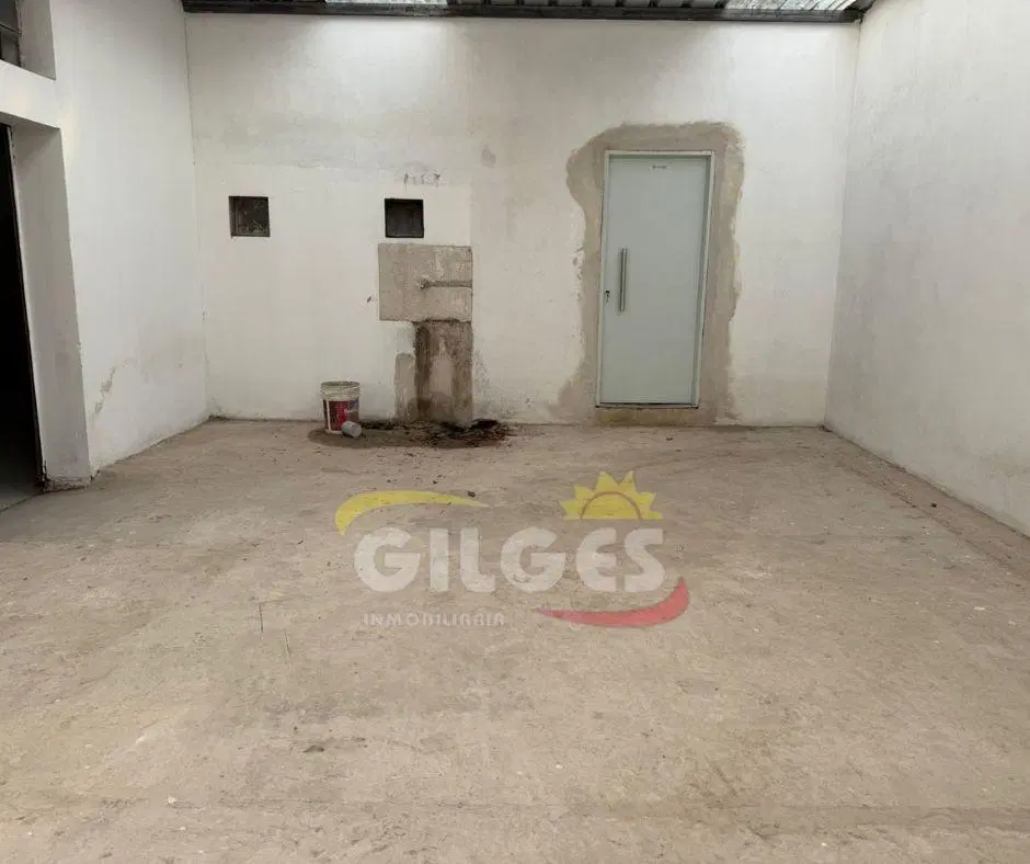 Alquiler de Galpón 300M² en Ramos Mejia Ideal uso como Depósito 5