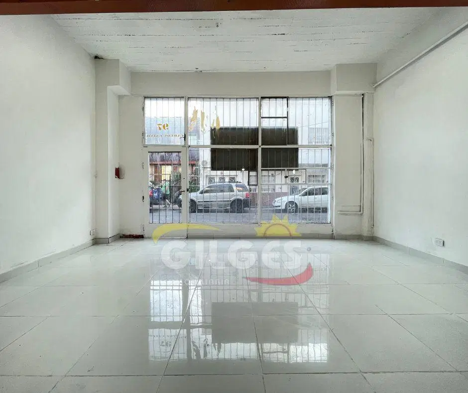 Alquiler Local 36m² en Ramos Mejia en muy buen Estado 2