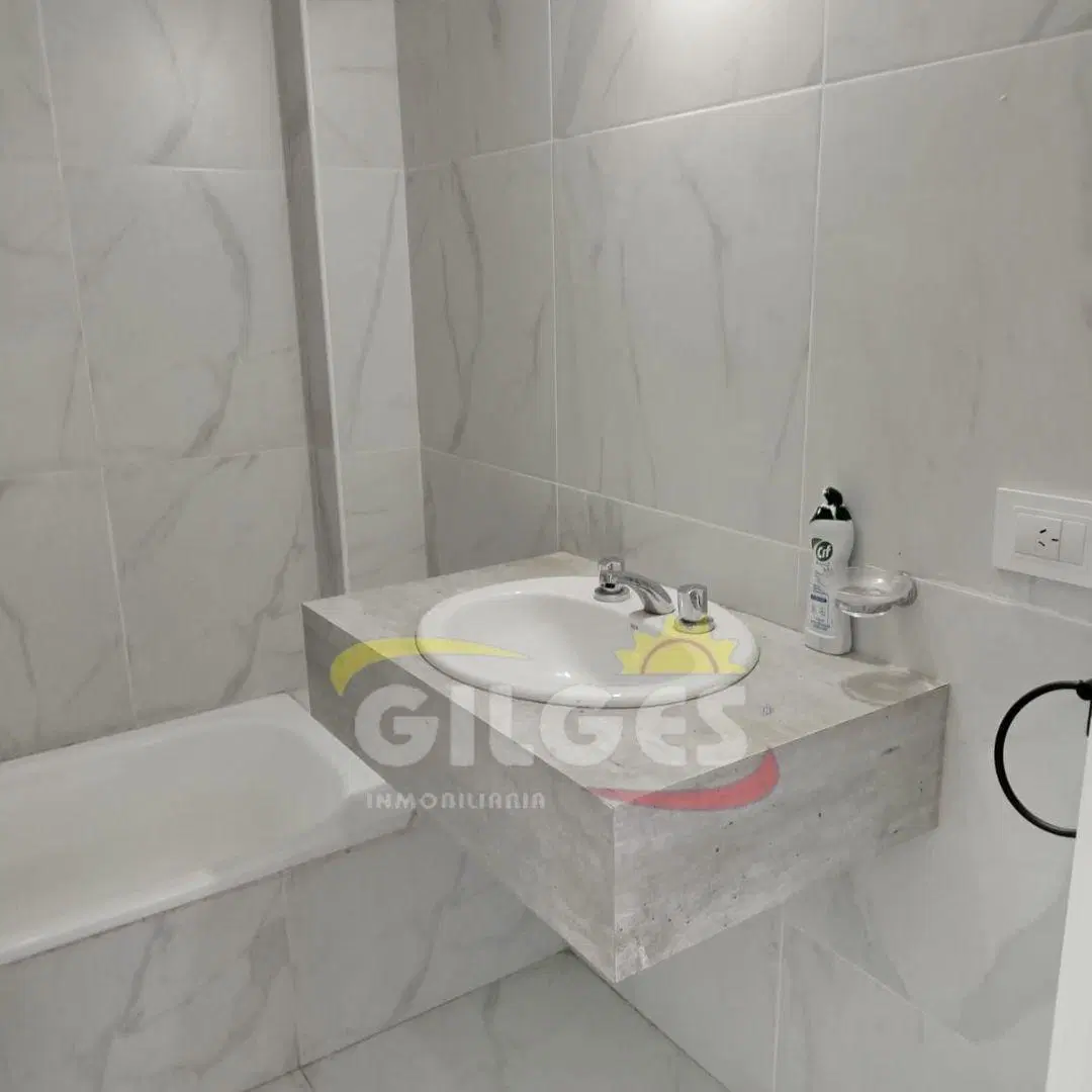 Departamento 2 amb con coch y baulera en Ituzaingó 5
