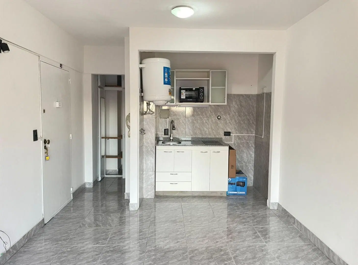 Monoambiente c/balcon frances en Ramos Mejia 2