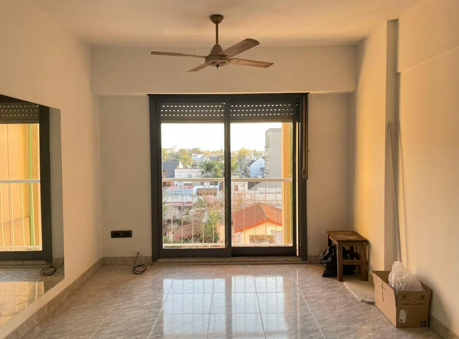 Monoambiente c/balcon frances en Ramos Mejia 3