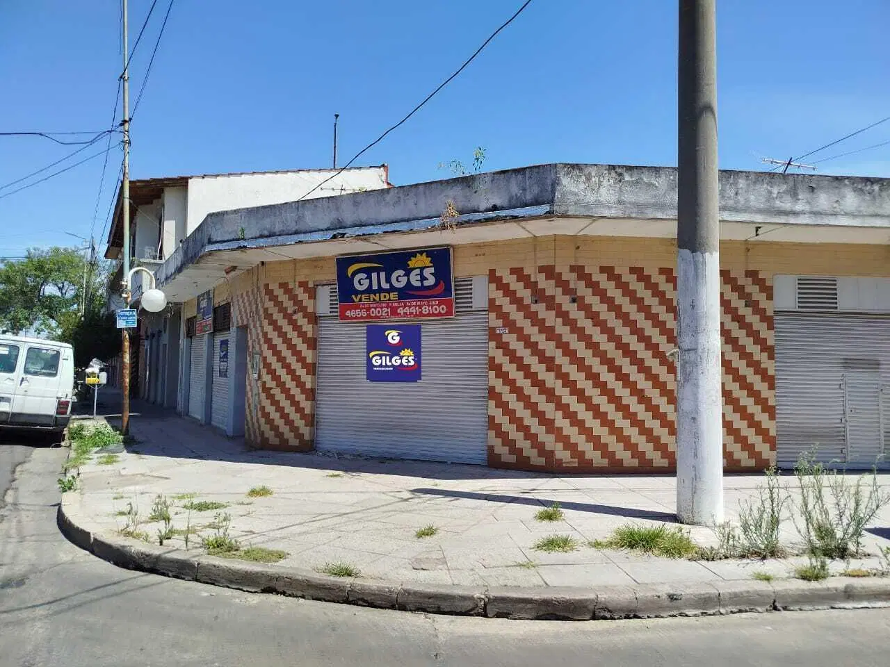 Venta 2 Locales Comerciales Sobre Lote de 200Mts. en Haedo Buen Estado 4