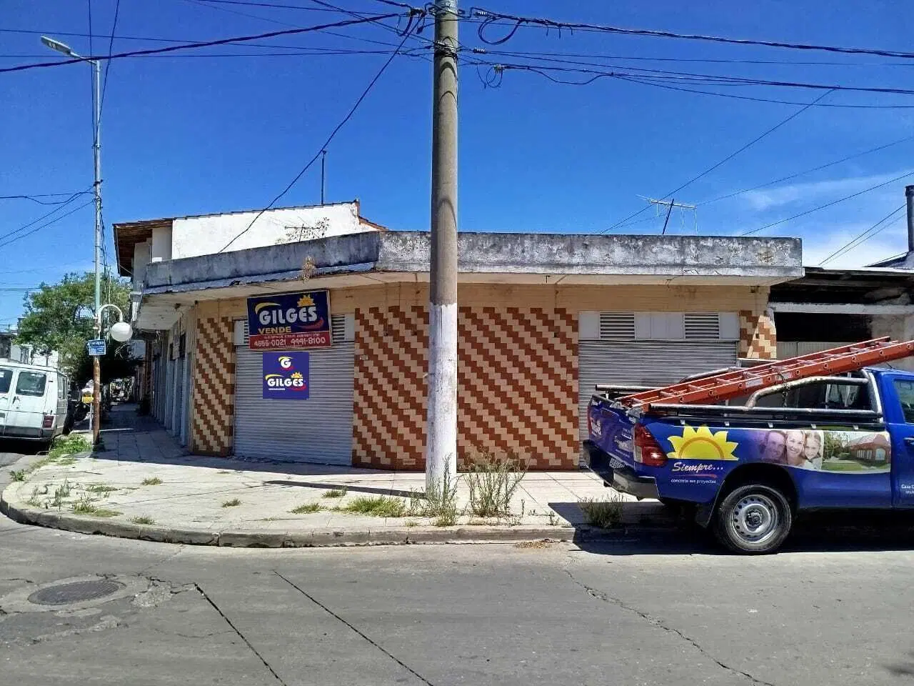 Venta 2 Locales Comerciales Sobre Lote de 200Mts. en Haedo Buen Estado 1