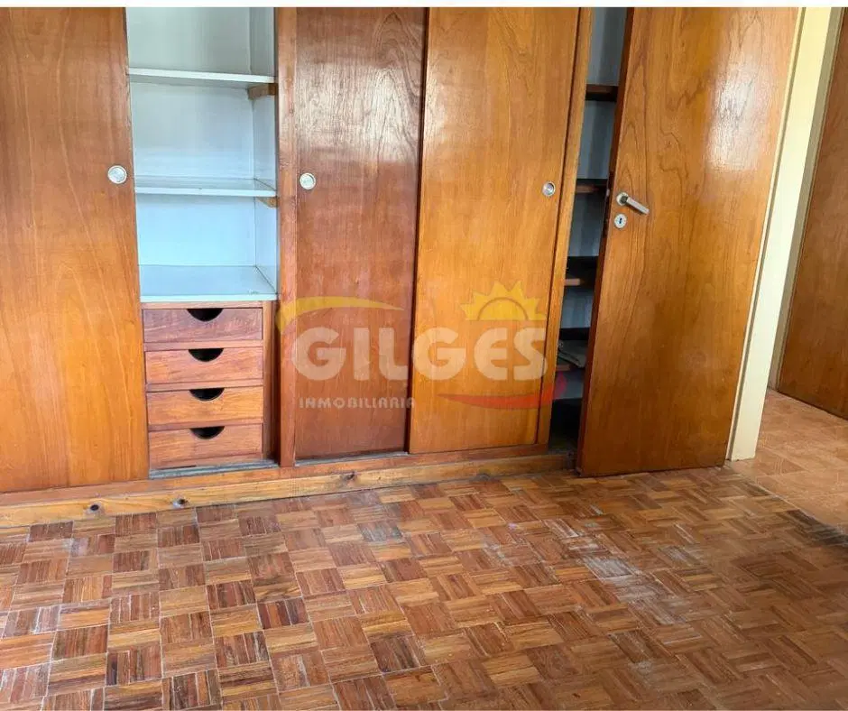 Alquiler Casa 3 Ambientes en Villa Luzuriaga  Muy buen Estado Con cochera cubierta 4