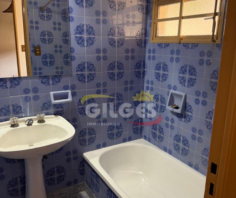 Foto de Alquiler Casa 3 Ambientes en Villa Luzuriaga Muy buen Estado Con, imagen 2