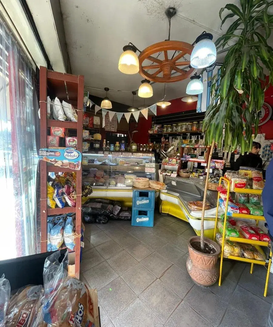 Venta  local 62 M² dividido en 2 en Haedo ubicado sobre Avenida 2
