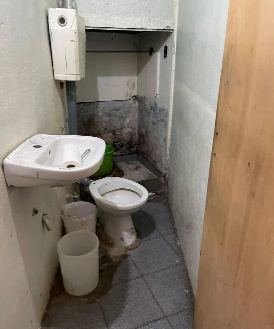 Venta  local 62 M² dividido en 2 en Haedo ubicado sobre Avenida 8