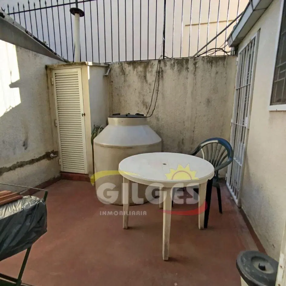 Venta de casa 4 Ambientes en 2 Plantas en Ramos Mejia  C/ Cochera Muy Buen Estado, Exc. Ubicación 4