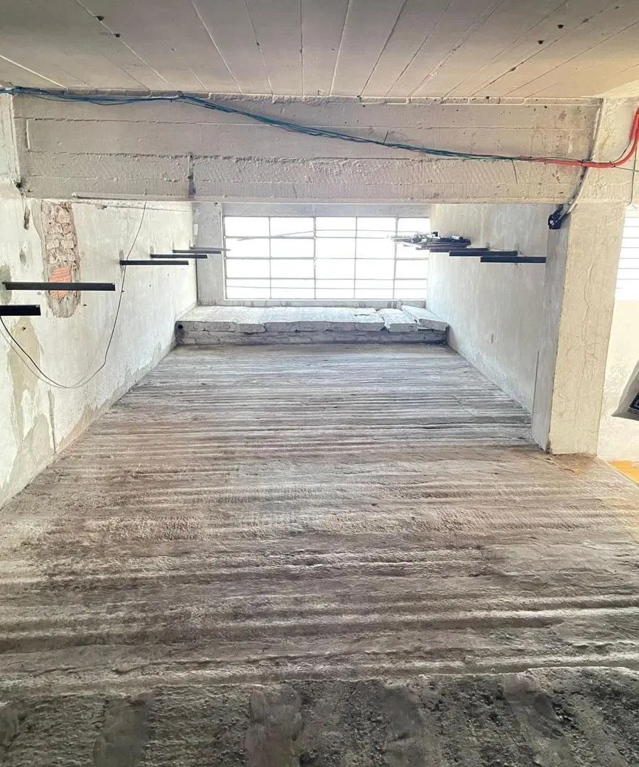Alquiler Galpón/Local 400M² en Villa Luzuriaga Con entrada por 2 calles. Excelente Ubicación 3