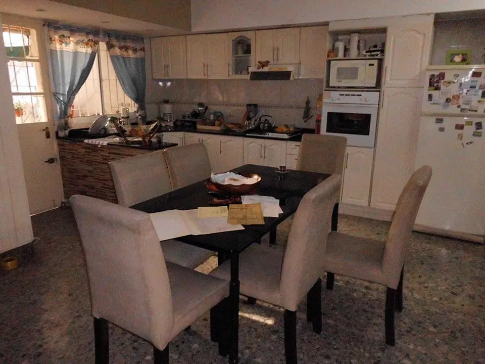 Venta de Casa 4 Amb.  Con Depto. 3 Amb. Pta.  Alta en Ramos Mejia -  Con  patio y quincho 3