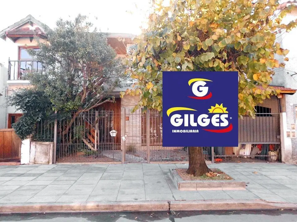 Venta de Casa 4 Amb.  Con Depto. 3 Amb. Pta.  Alta en Ramos Mejia -  Con  patio y quincho 2