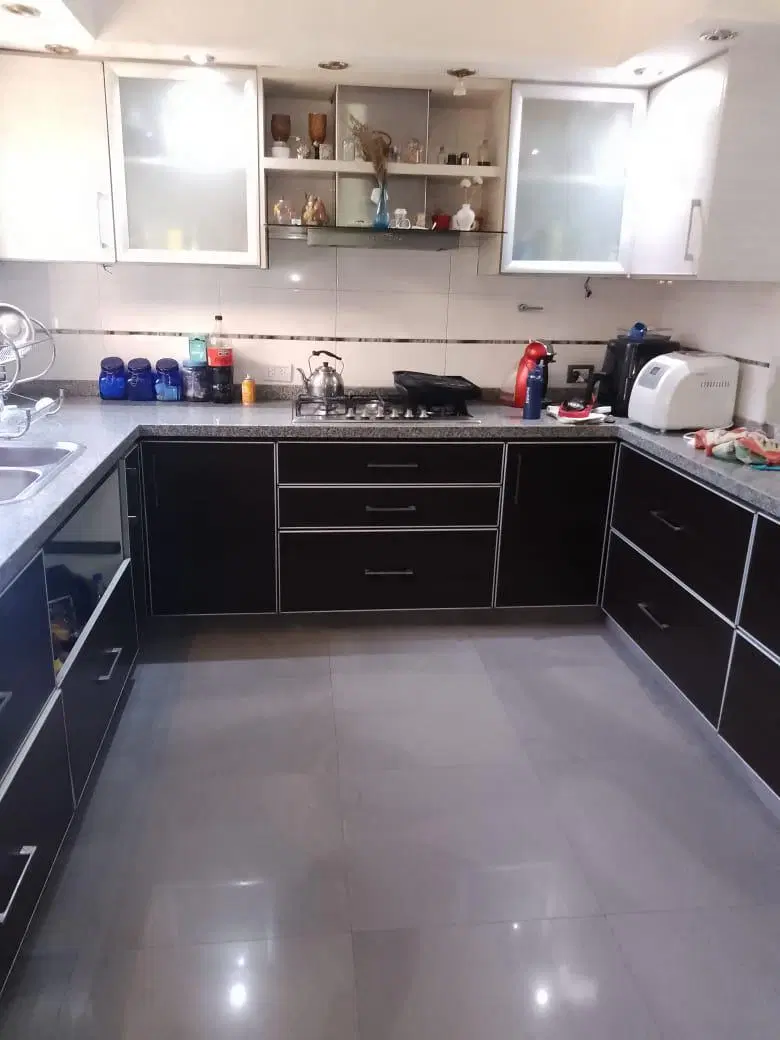 Venta de Casa 5 Amb.  S/Lote 10x20  en Tablada - Muy Buen Estado con fondo libre con Quincho 8