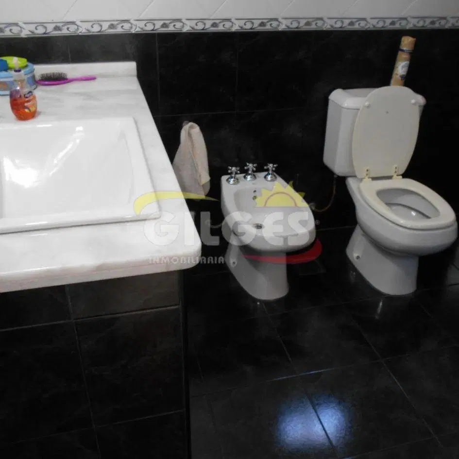 Venta de PH 3 Ambientes en 2 Plantas en Ramos Mejia Con Patio y Cochera descubierta 2 autos 5