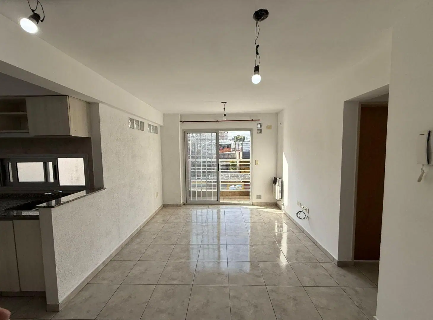 Venta Departamento 2 amb con cochera - Moron 3
