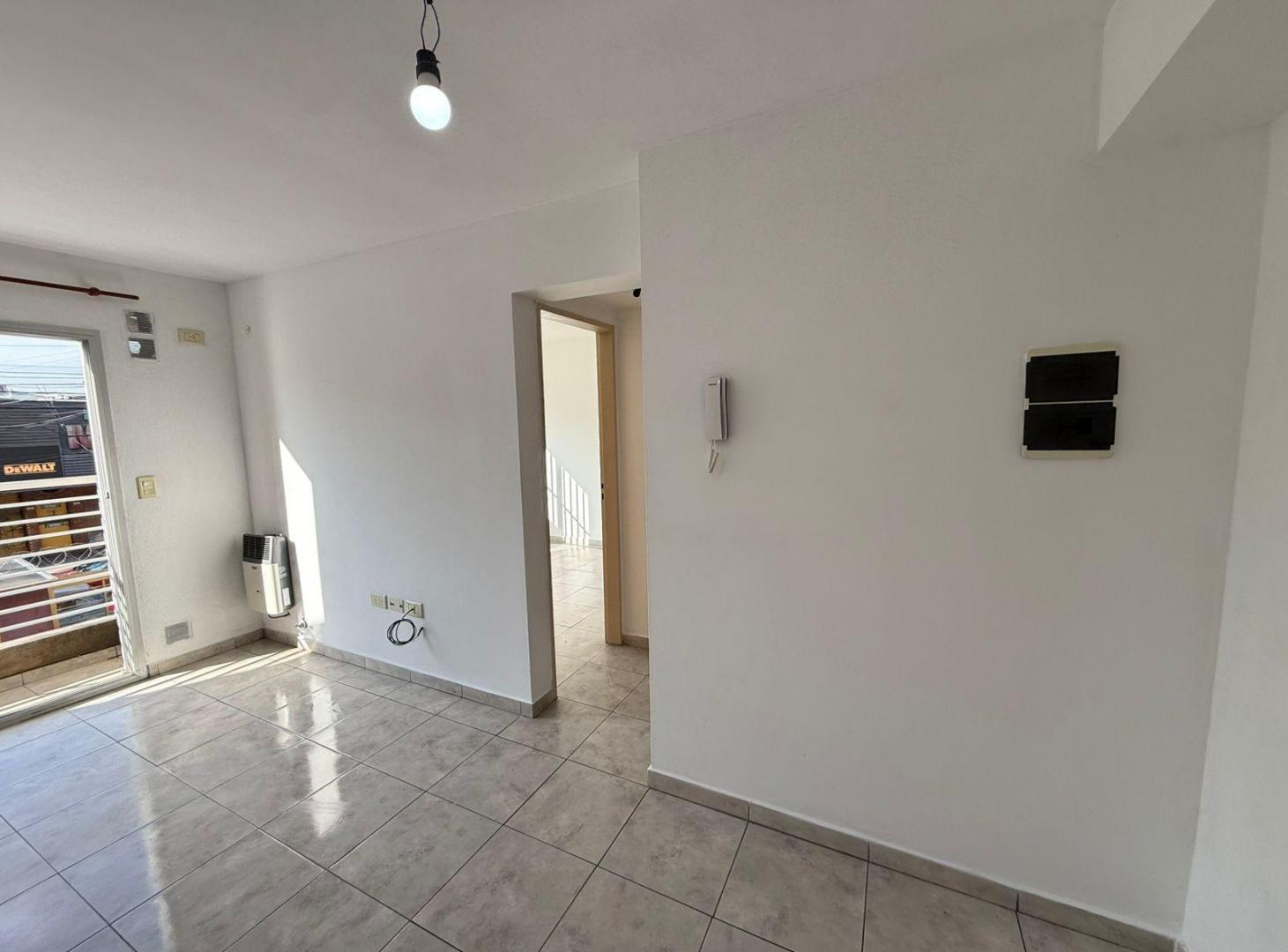 Foto de Venta Departamento 2 amb con cochera - Moron, imagen 4