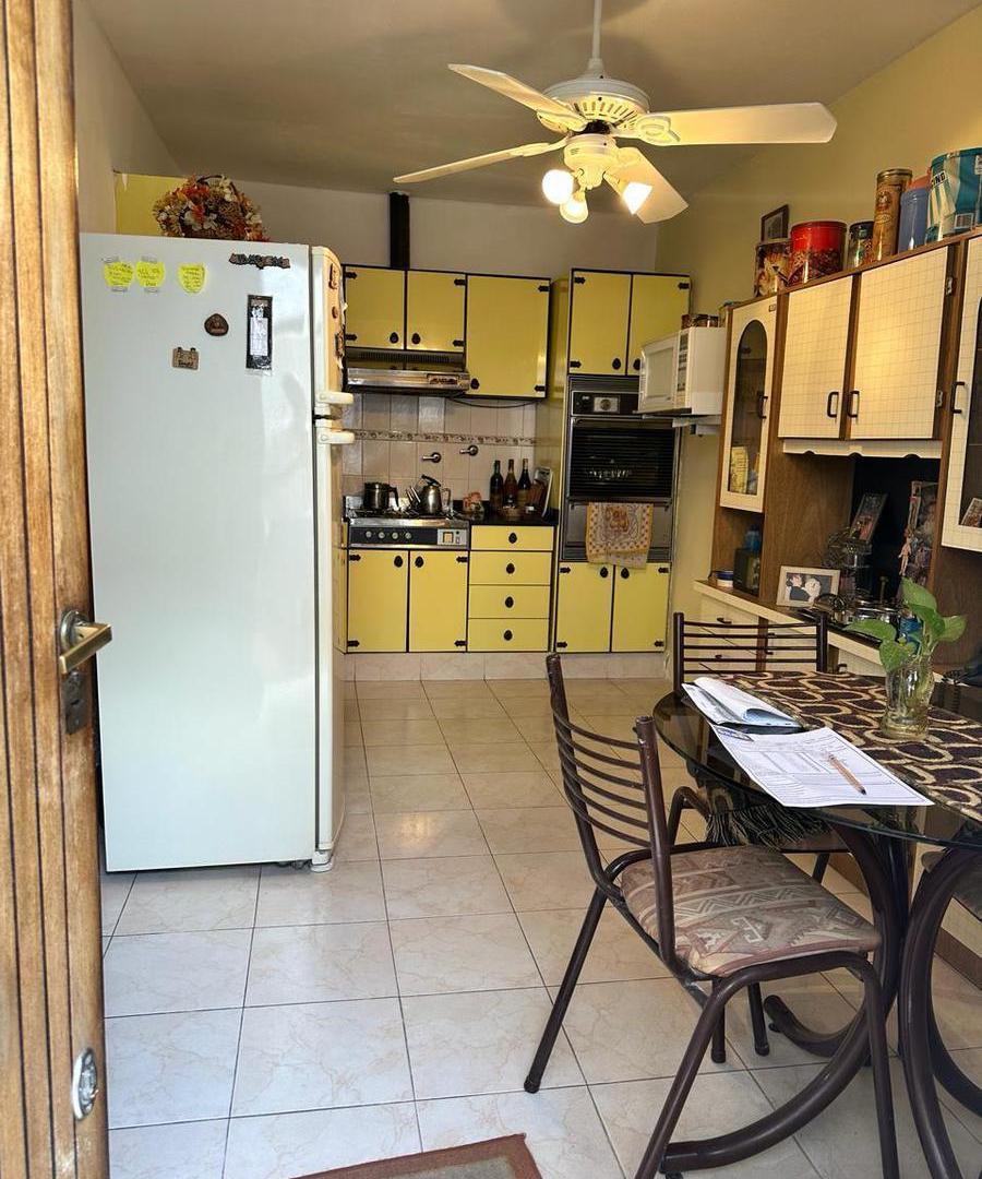Foto de Venta PH 4 Amb. en 2 Ptas. en Ramos Mejía - Muy Buen Estado C/2 patios, imagen 5