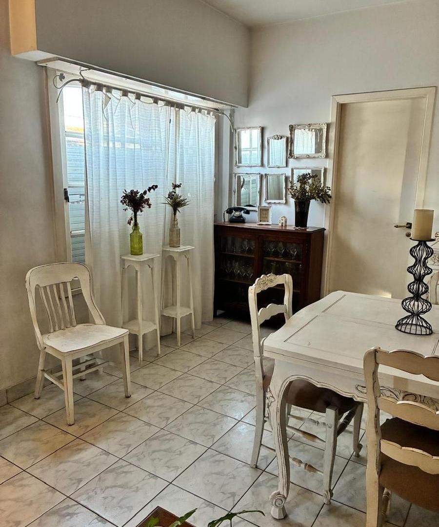 Foto de Depto 4 amb en Planta alta + 2 locales en planta baja en Ramos Mejia, imagen 2