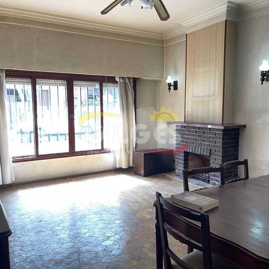 Foto de VENTA CASA 4 AMB EN 2 PLANTAS EN CIUDADELA AL FTE C/ BALCON Y COCHERA, imagen 3