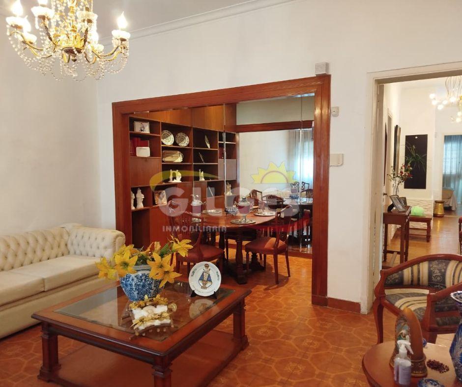 Foto de Venta de Casa 4 Ambientes en Ramos Mejia Sobre Lote de 8,66x24M² Con, imagen 3
