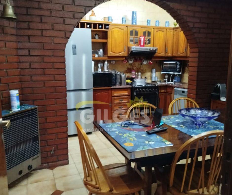 Foto de Venta de Casa 4 Ambientes en Ramos Mejia Sobre Lote de 8,66x24M² Con, imagen 1