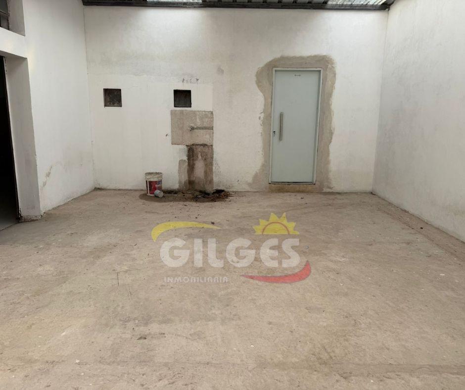 Foto de Alquiler de Galpón/Local de 300M² en Ramos Mejia en Buen Estado, imagen 4