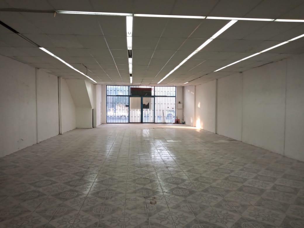 Foto de Galpón de 228 m² en Ramos Mejía, imagen 2