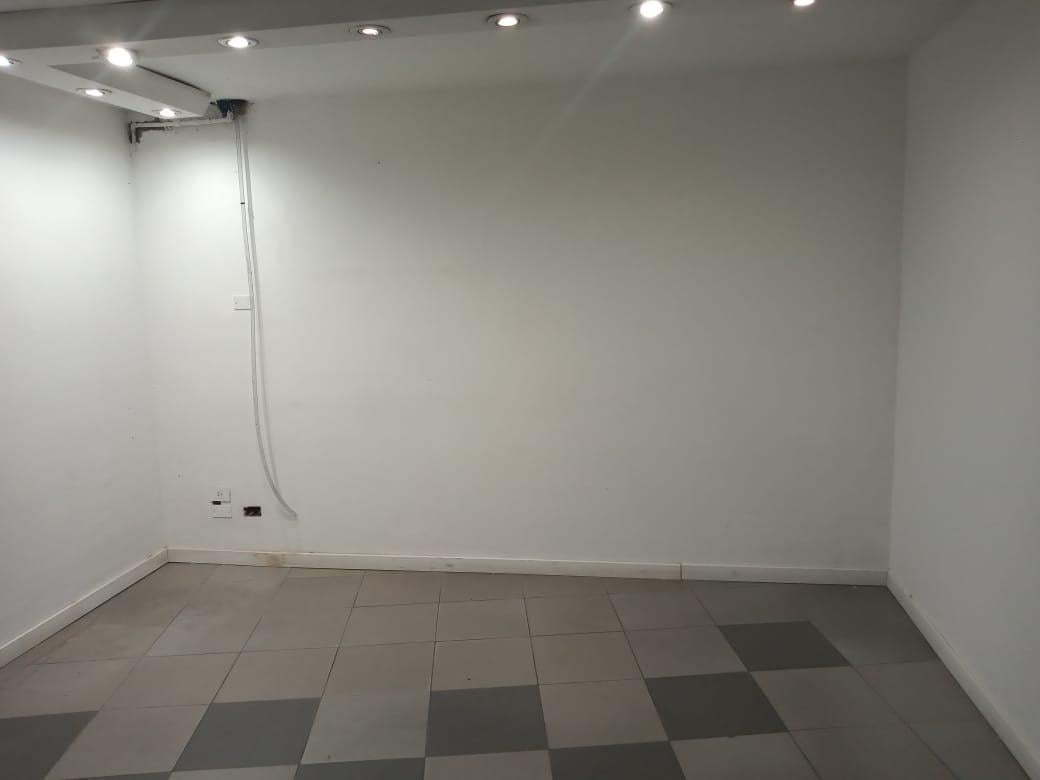 Foto de Local 17m² en galería en Ramos Mejía, imagen 3