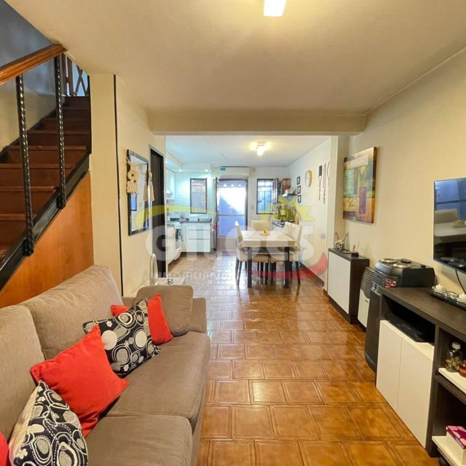 Foto de VENTA de duplex 4 ambientes con cochera y patio en Villa Luzuriaga, imagen 2
