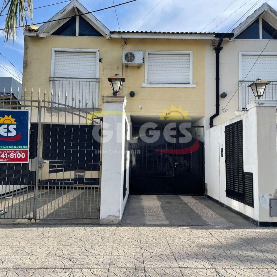 Foto de Duplex al fte 4 amb c garage en Villa Luzuriaga, imagen 1