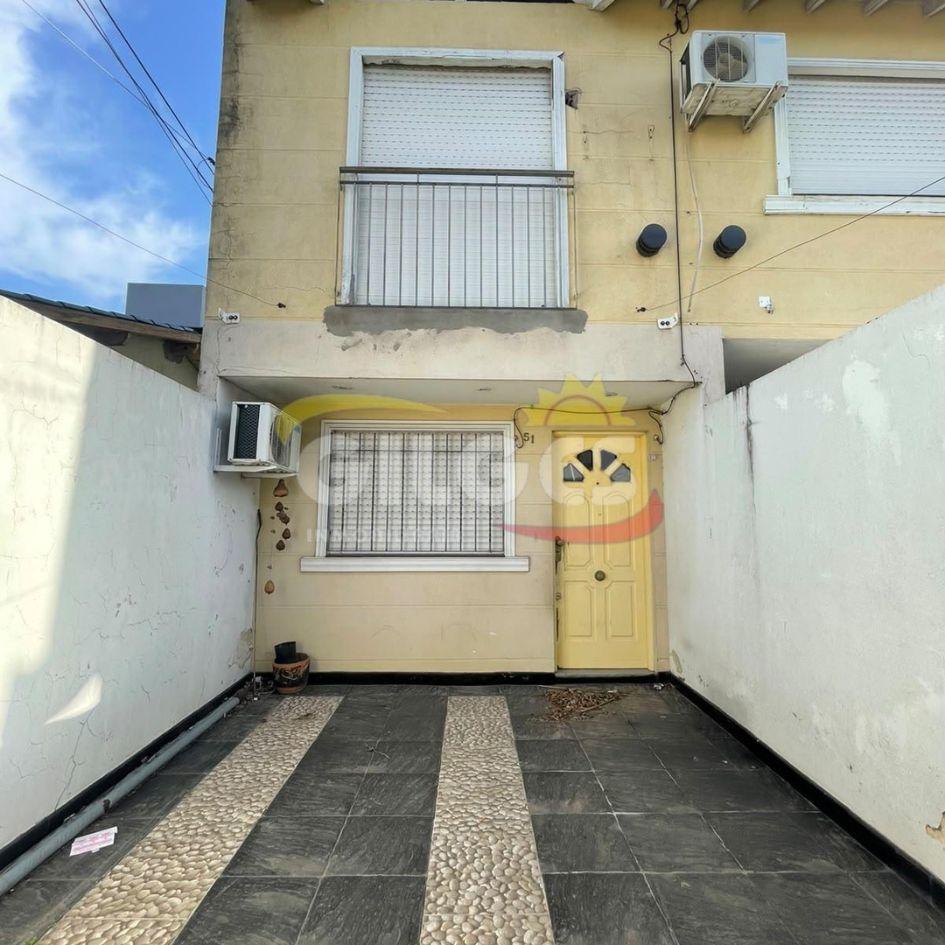 Foto de Duplex al fte 4 amb c garage en Villa Luzuriaga, imagen 1