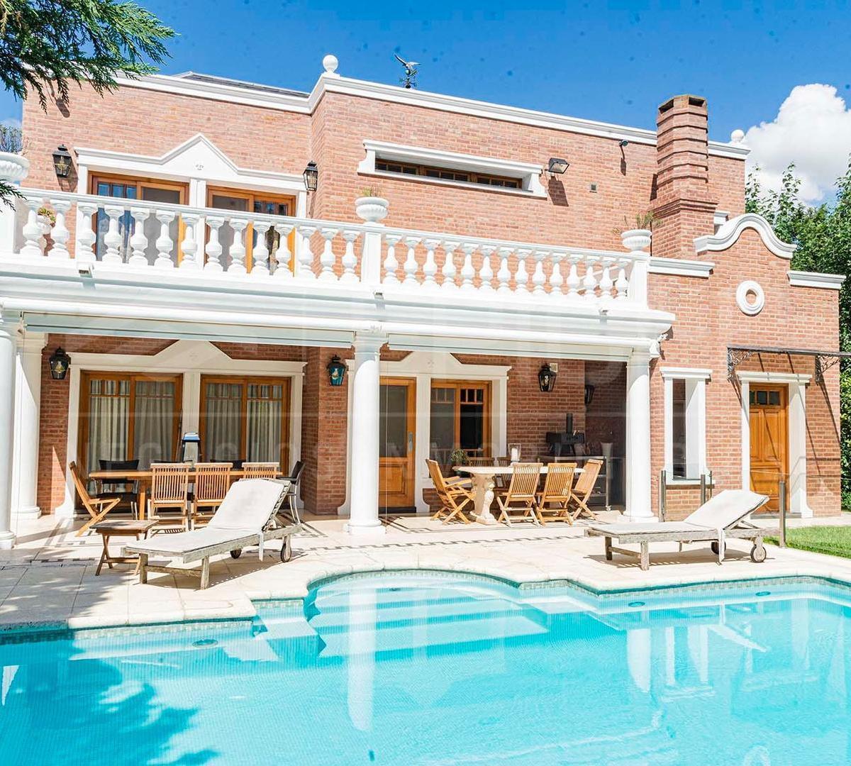 Casa premium -Canning- Acepta permuta depto en CABA