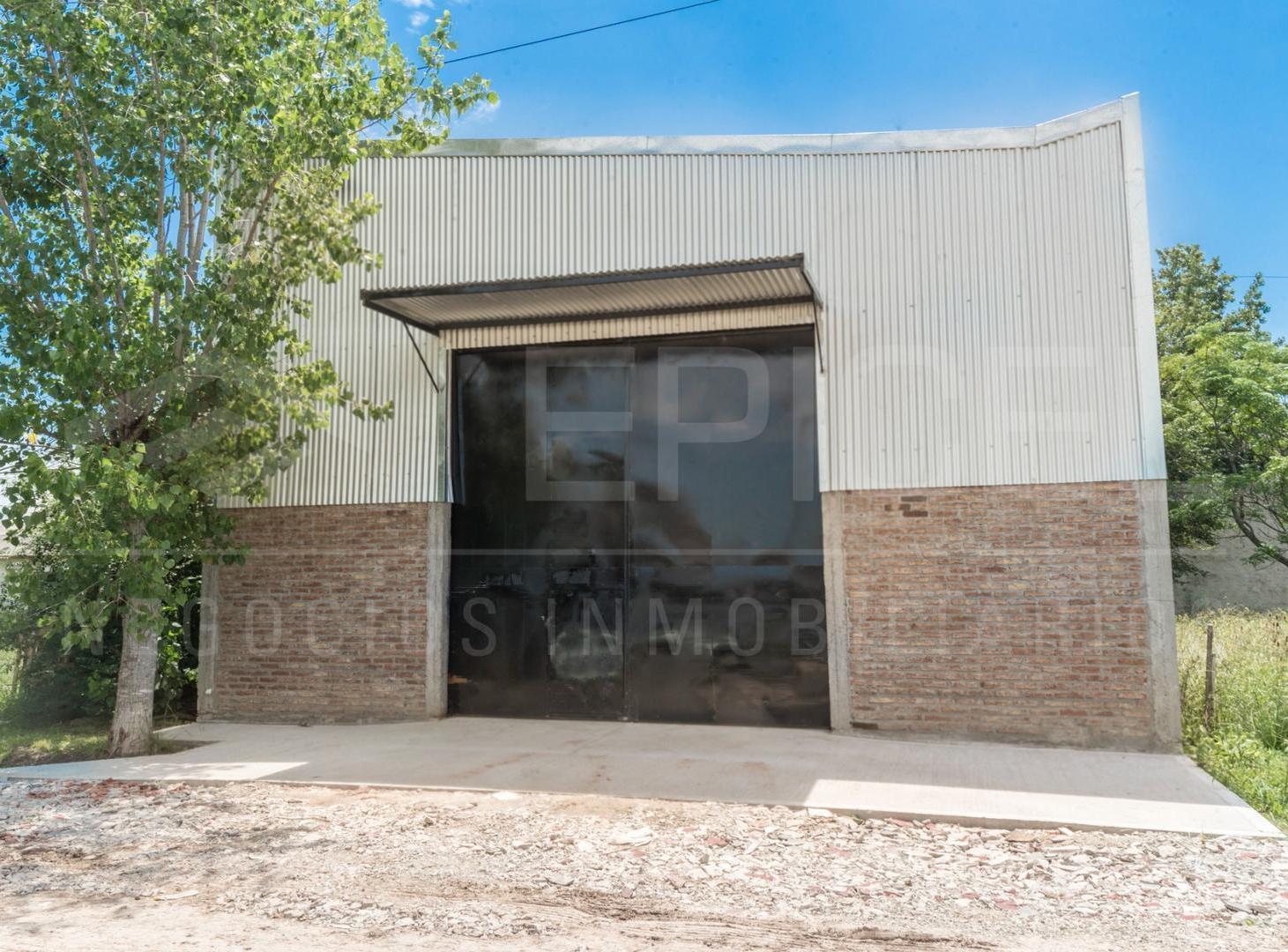 Excelente galpón en venta - Canning