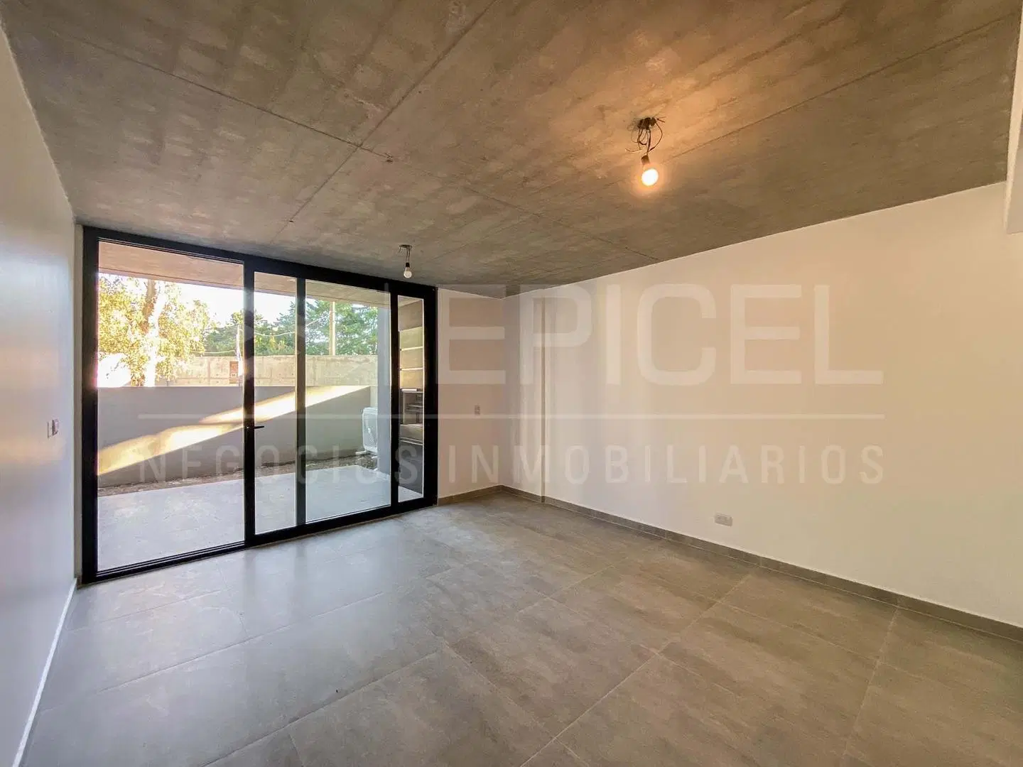 DEPTO EN ALQUILER 2 AMB CON JARDÍN - 3300 CABRAL 3