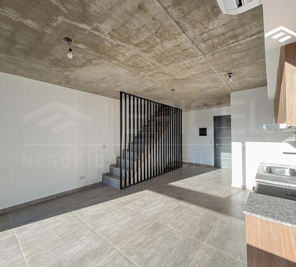 Foto de Dpto tipo duplex en venta - 2 amb c terraza 3300 Cabral, imagen 4