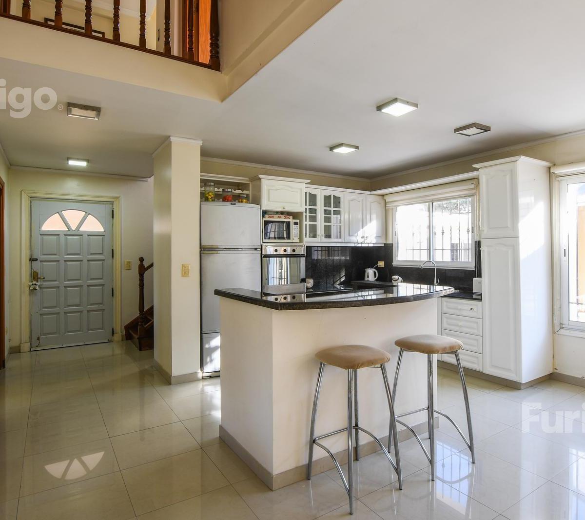Casa 2/3 Dorm. en Perez 2
