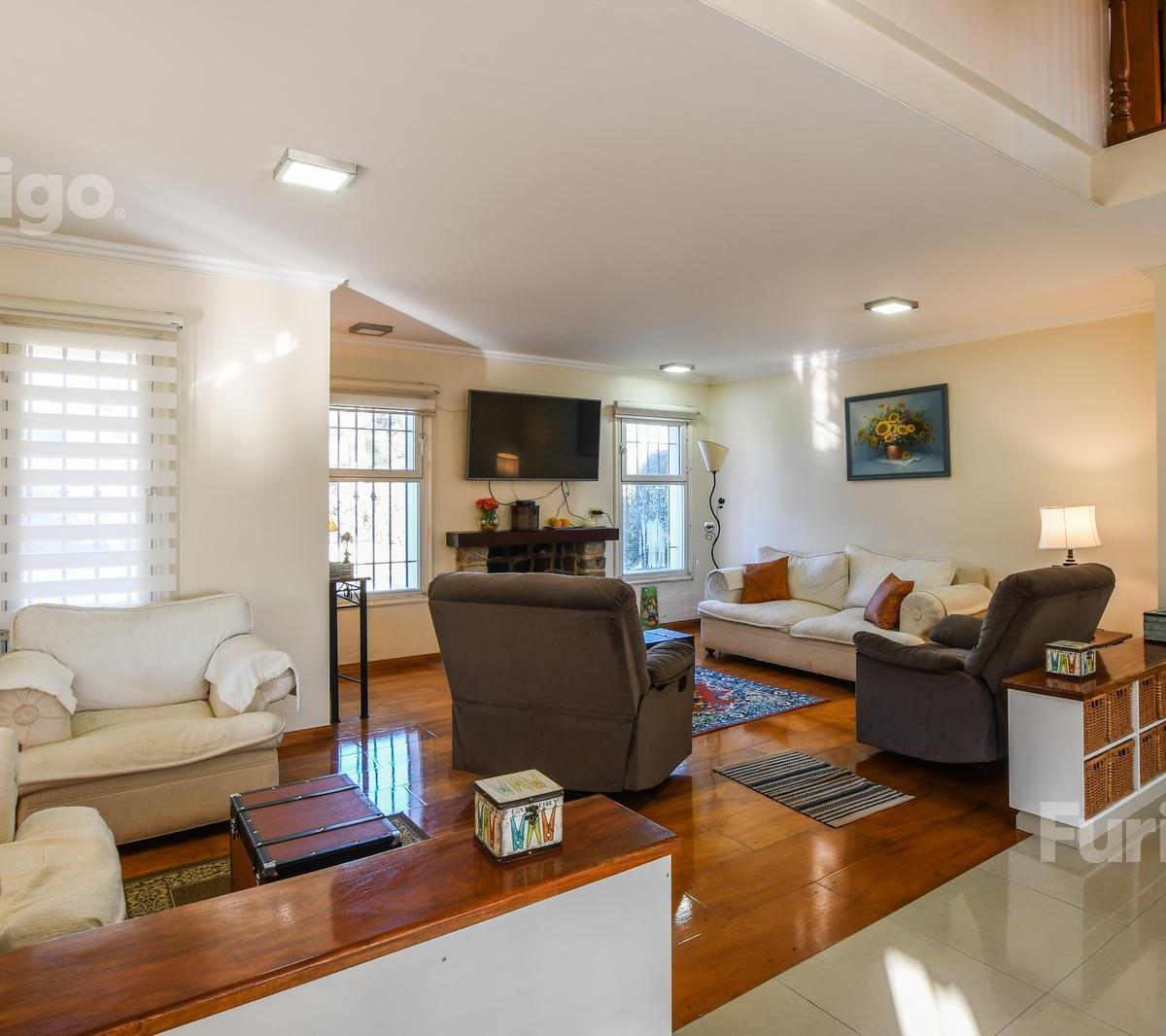 Casa 2/3 Dorm. en Perez 5
