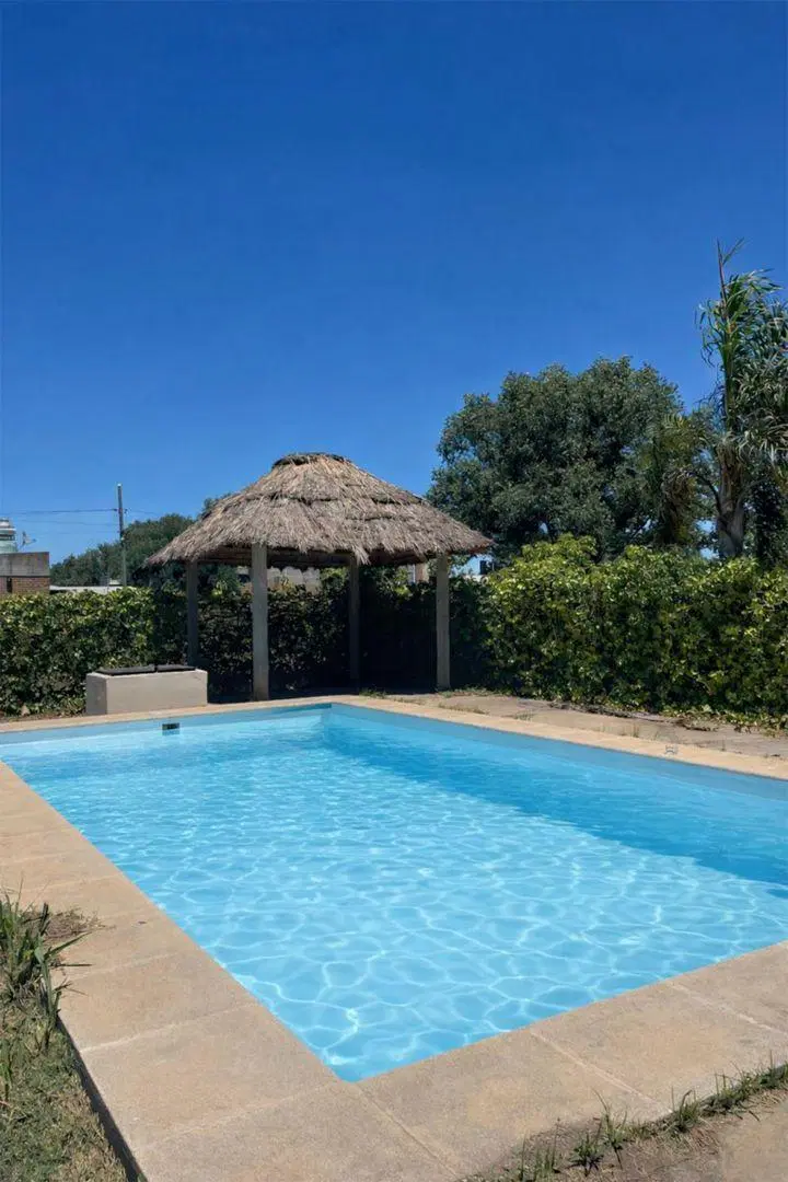 Venta casa 2 dormitorios Funes 2