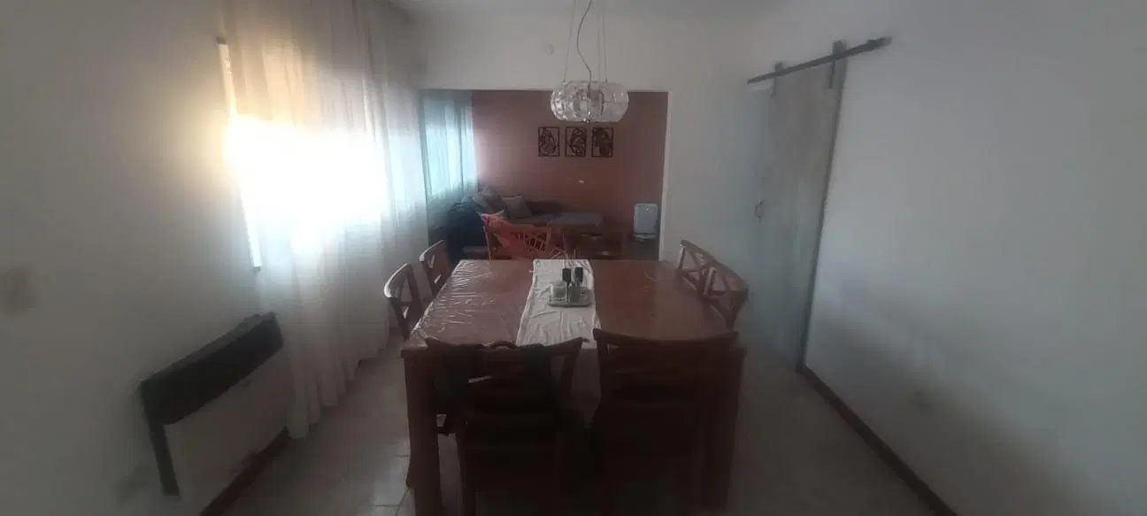 Casa 0 ambientes 3 dormitorios. | Pellegrini al 1700 3