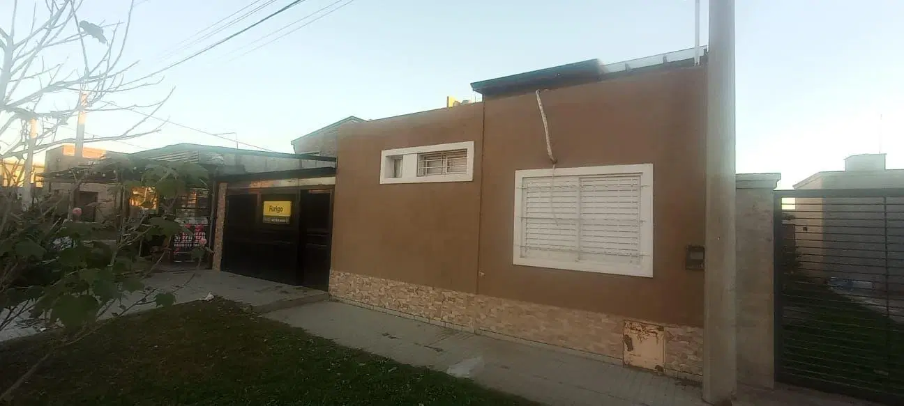Casa 0 ambientes 3 dormitorios. | Pellegrini al 1700 4