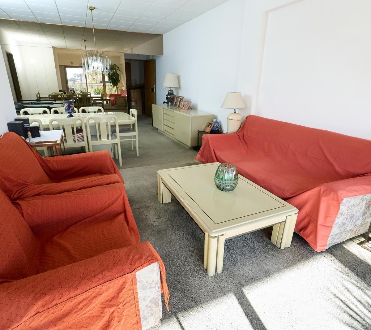 Excelente Semipiso 5 Ambientes, Dependencias con Balcon Aterrazada, Cochera y Baulera. 1