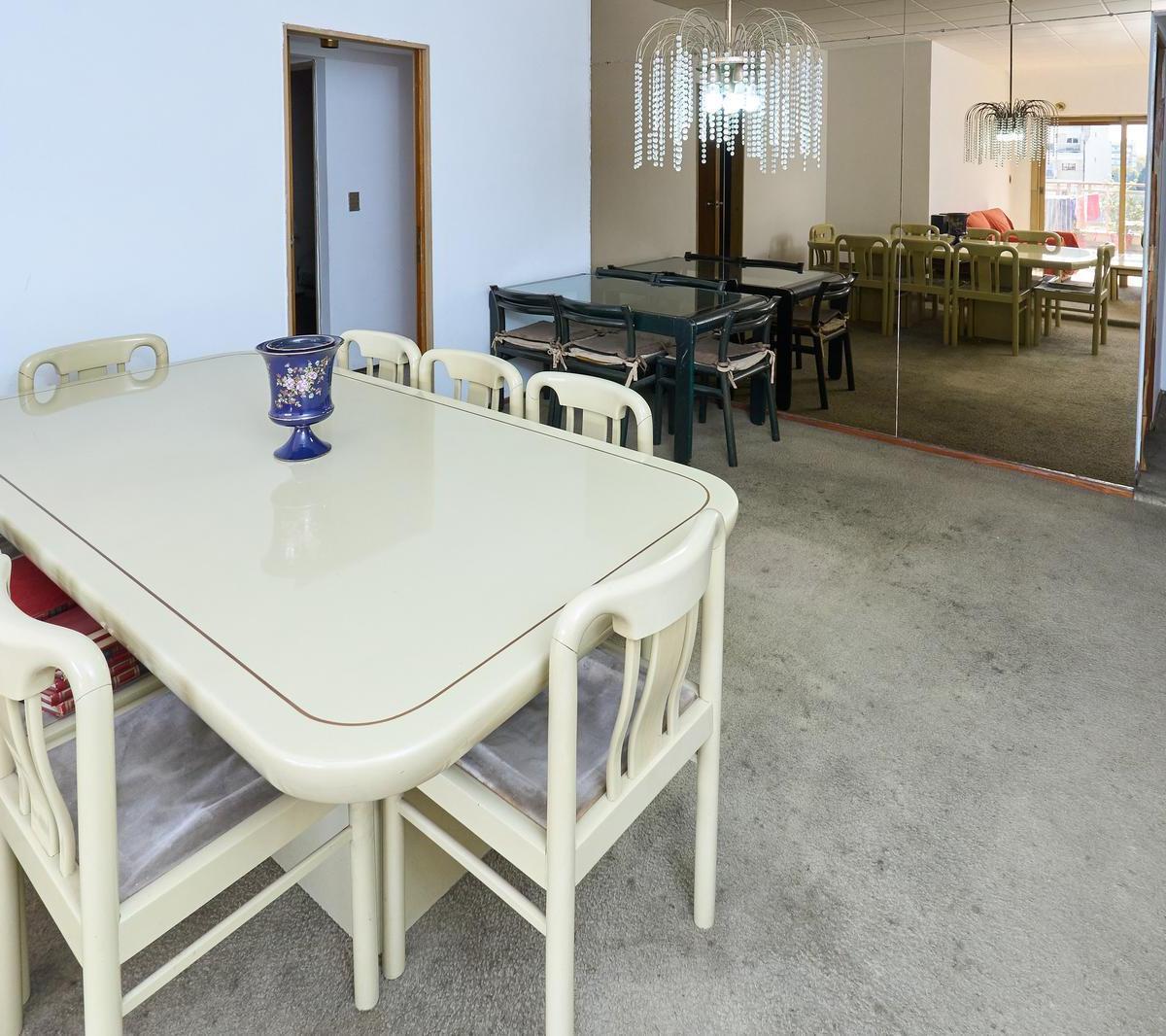 Excelente Semipiso 5 Ambientes, Dependencias con Balcon Aterrazada, Cochera y Baulera. 4