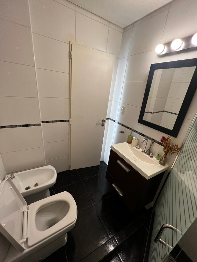 Casa en venta de 5 ambientes.